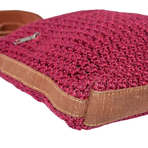 Crochet Purse THE SAK Y2K Maroon Medium Size Lightweight Crossbody with Tan Trim - Picture 2 of 4